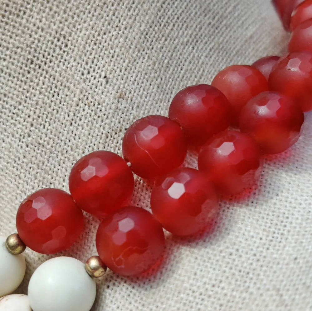 Boho 30" red jade and white howlite turquoise druzy tassel necklace - Picture 15 of 16